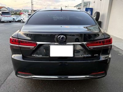 LEXUS LS - 4
