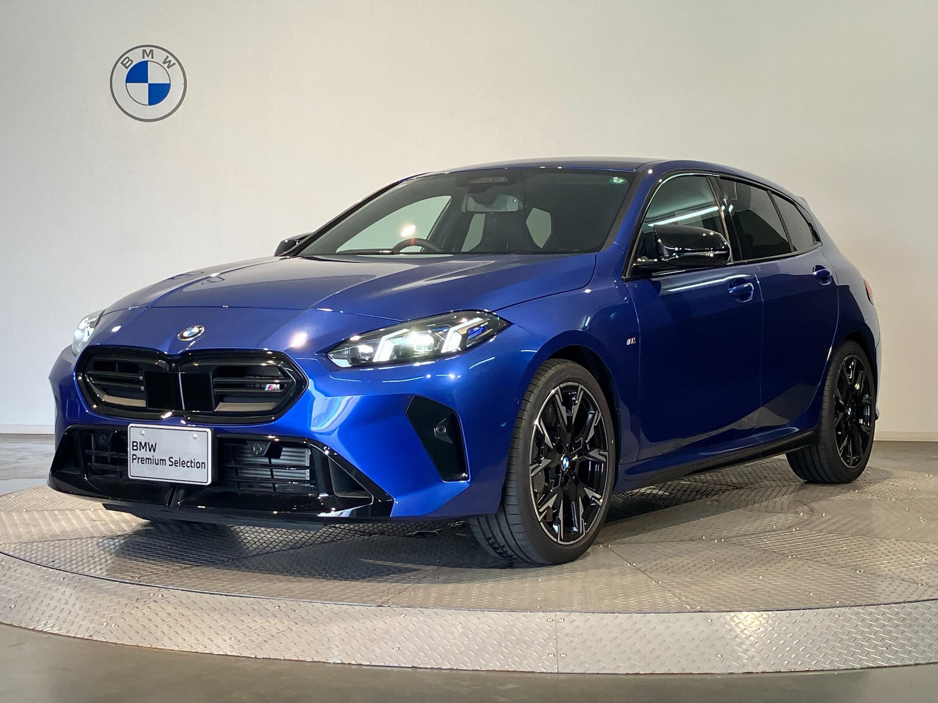 BMW 1 SERIES - View 1