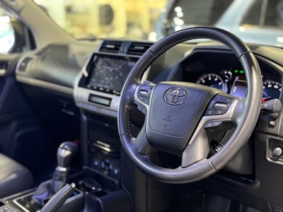 TOYOTA LAND CRUISER PRADO - 9