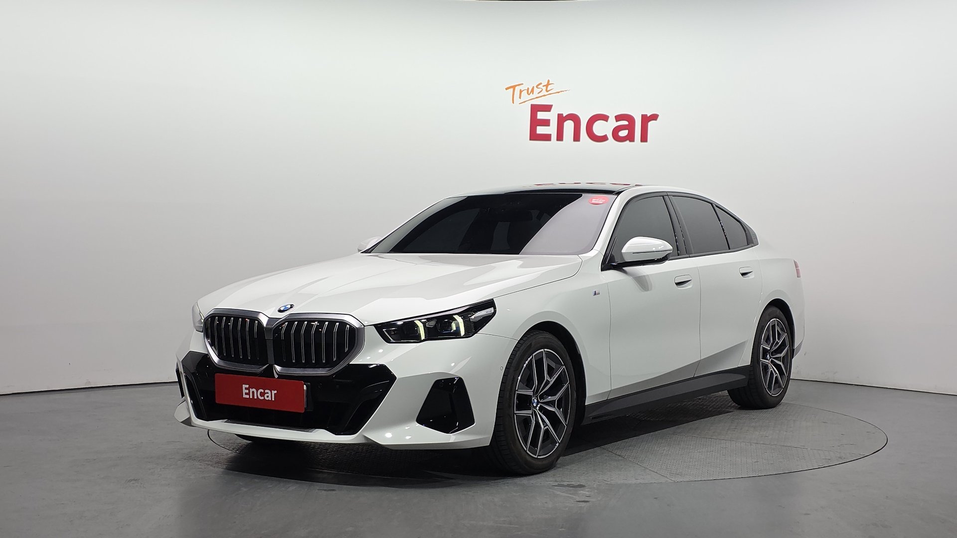 BMW 5 SERIES - View 1