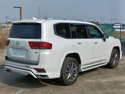 2023 Toyota LAND CRUISER 300 — фото 4