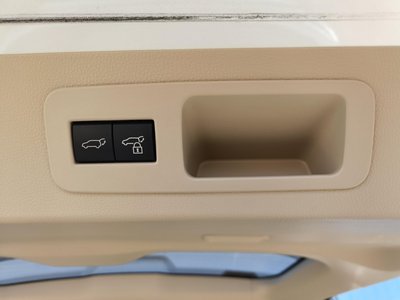 صورة مصغرة 52 لـ 2023 Toyota LAND CRUISER 300