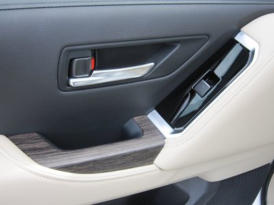صورة مصغرة 49 لـ 2023 Toyota LAND CRUISER 300