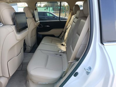 صورة مصغرة 43 لـ 2023 Toyota LAND CRUISER 300