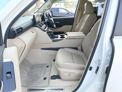 صورة مصغرة 40 لـ 2023 Toyota LAND CRUISER 300