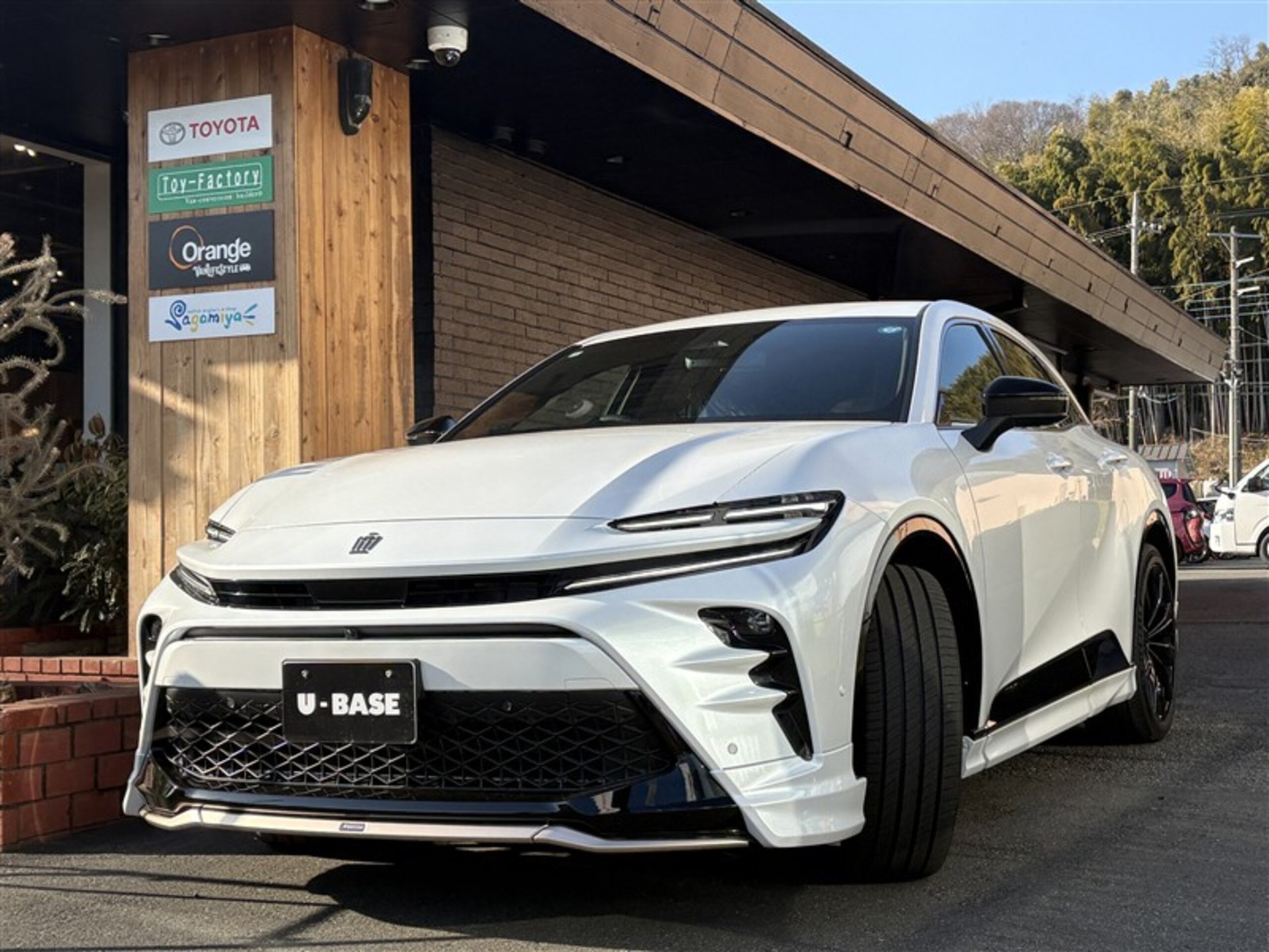 TOYOTA CROWN SPORT - View 1