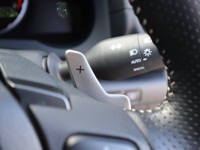 2025 Lexus IS — миниатюра 26