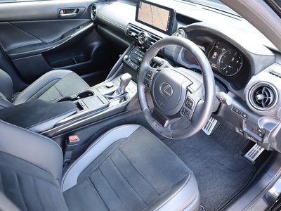 2025 Lexus IS — миниатюра 42