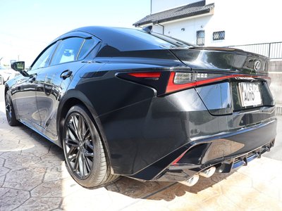 صورة 5 لـ 2025 Lexus IS