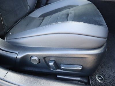 2025 Lexus IS — миниатюра 34