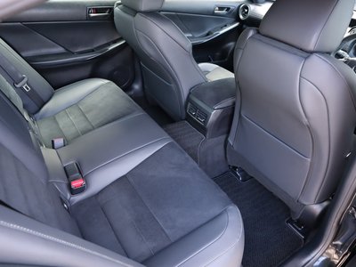 2025 Lexus IS — миниатюра 44