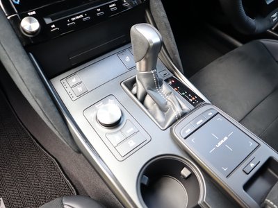 2025 Lexus IS — миниатюра 68