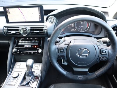 2025 Lexus IS — миниатюра 58