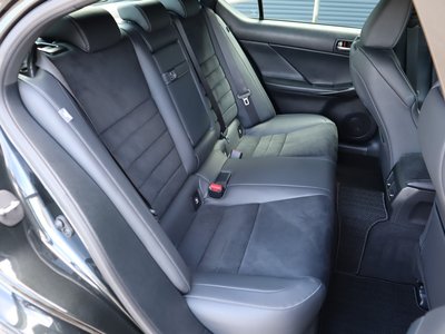 2025 Lexus IS — миниатюра 43