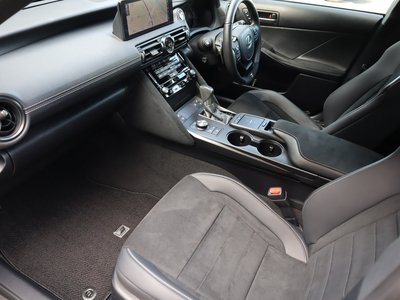 2025 Lexus IS — миниатюра 46