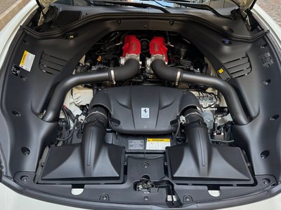 FERRARI CALIFORNIA T - 9