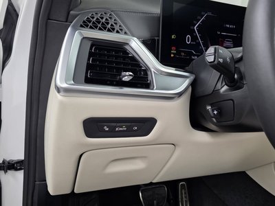 2025 BMW X5 缩略图 22