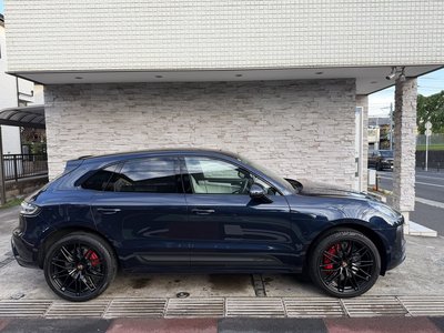 PORSCHE MACAN - 4