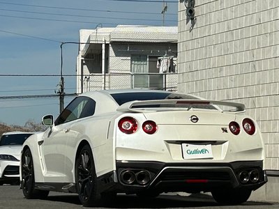 NISSAN GT-R - 8