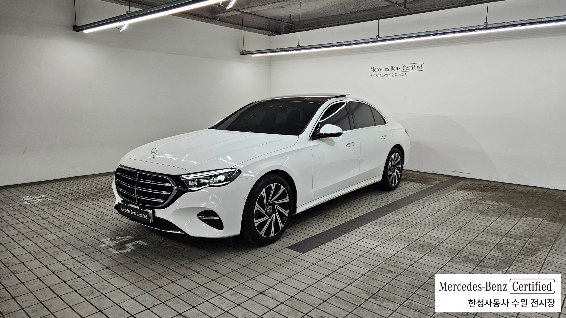 MERCEDES-BENZ E-CLASS - View 1