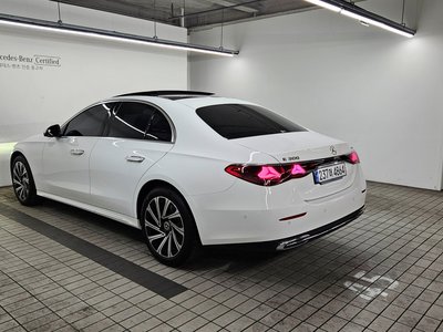 MERCEDES-BENZ E-CLASS - 4