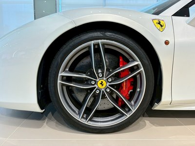 2019 Ferrari 488 SPIDER thumbnail 17