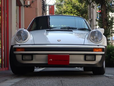PORSCHE 911 - 9