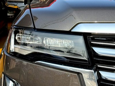 CADILLAC ESCALADE - 6