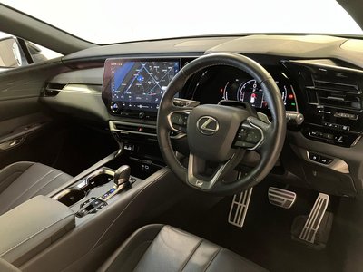 صورة 5 لـ 2024 Lexus RX