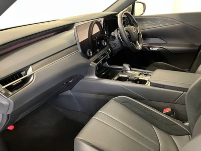 صورة 6 لـ 2024 Lexus RX
