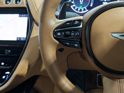 2021 Aston Martin DBX — миниатюра 45