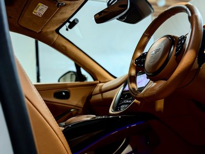 2021 Aston Martin DBX 照片 3
