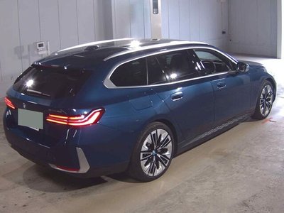 BMW I5 - 5