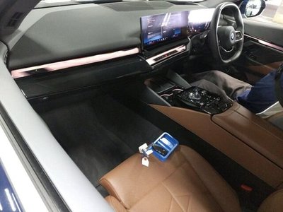 BMW I5 - 3