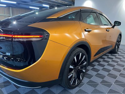 TOYOTA CROWN CROSSOVER - 8