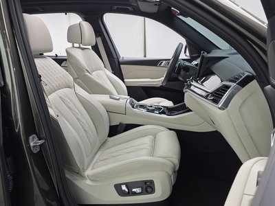 2025 BMW X5 缩略图 16