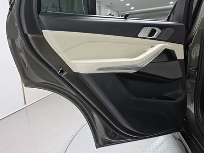 2025 BMW X5 缩略图 15