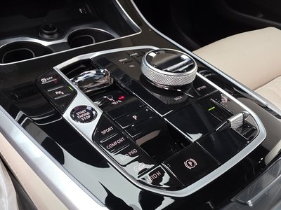 2025 BMW X5 缩略图 12