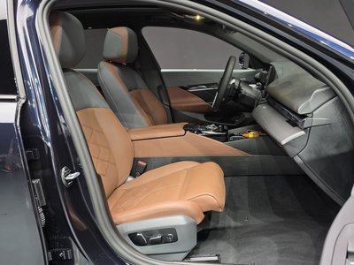 2025 BMW 5 SERIES 缩略图 16