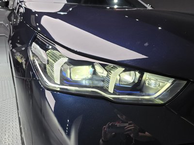 2025 BMW 5 SERIES — фото 9