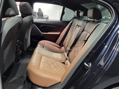 2025 BMW 5 SERIES 缩略图 17