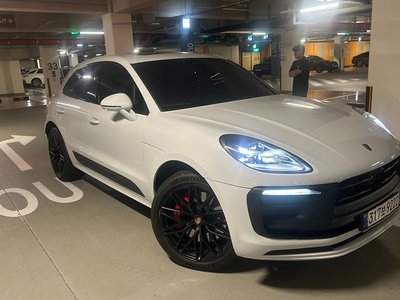 PORSCHE MACAN - 5