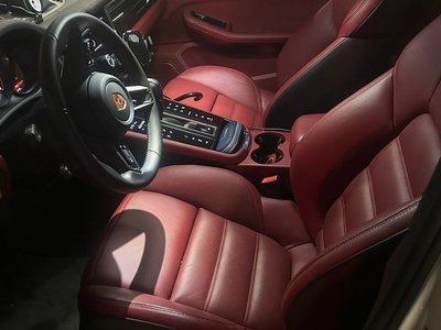 PORSCHE MACAN - 9
