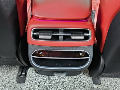 2023 Genesis GV70 — миниатюра 19
