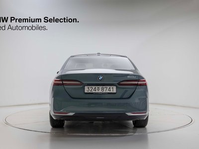 صورة 2 لـ 2025 BMW 5 SERIES