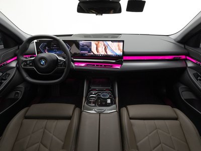 صورة 8 لـ 2025 BMW 5 SERIES