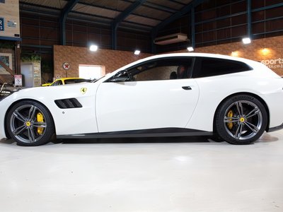 2017 Ferrari GTC4 LUSSO photo 5