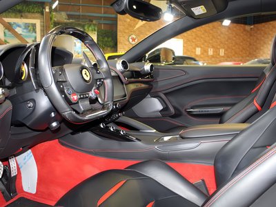 صورة مصغرة 46 لـ 2017 Ferrari GTC4 LUSSO