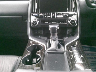 صورة 6 لـ 2022 Lexus LX