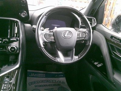 صورة 7 لـ 2022 Lexus LX